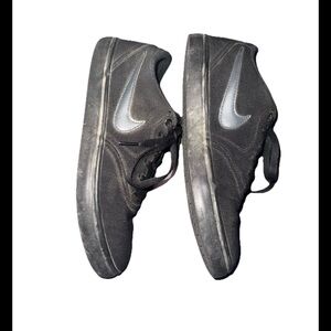 Nike Black and Gray Sneakers with Cushioned Midsole size 8,5